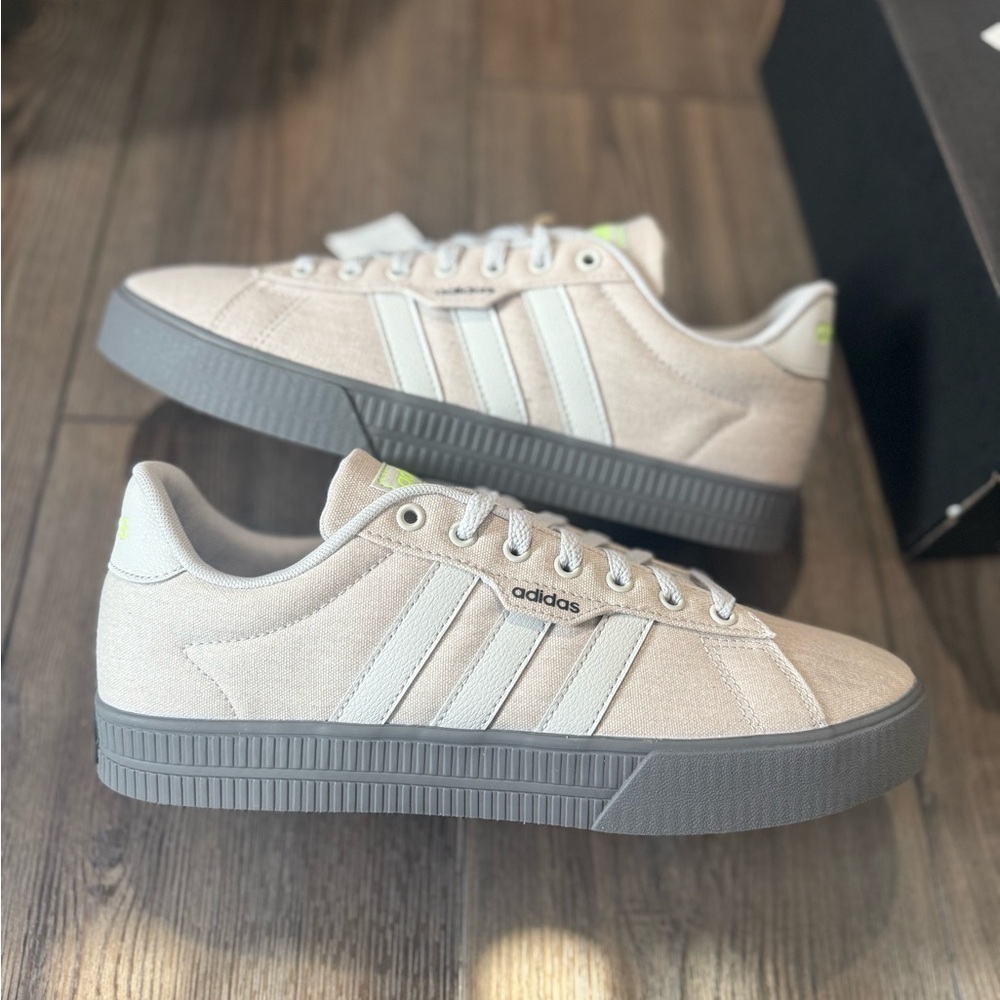 adidas Daily 3.0 Beige & Grey Soles Canvas Sneakers Men’s 9 Women’s 10.5 NWT